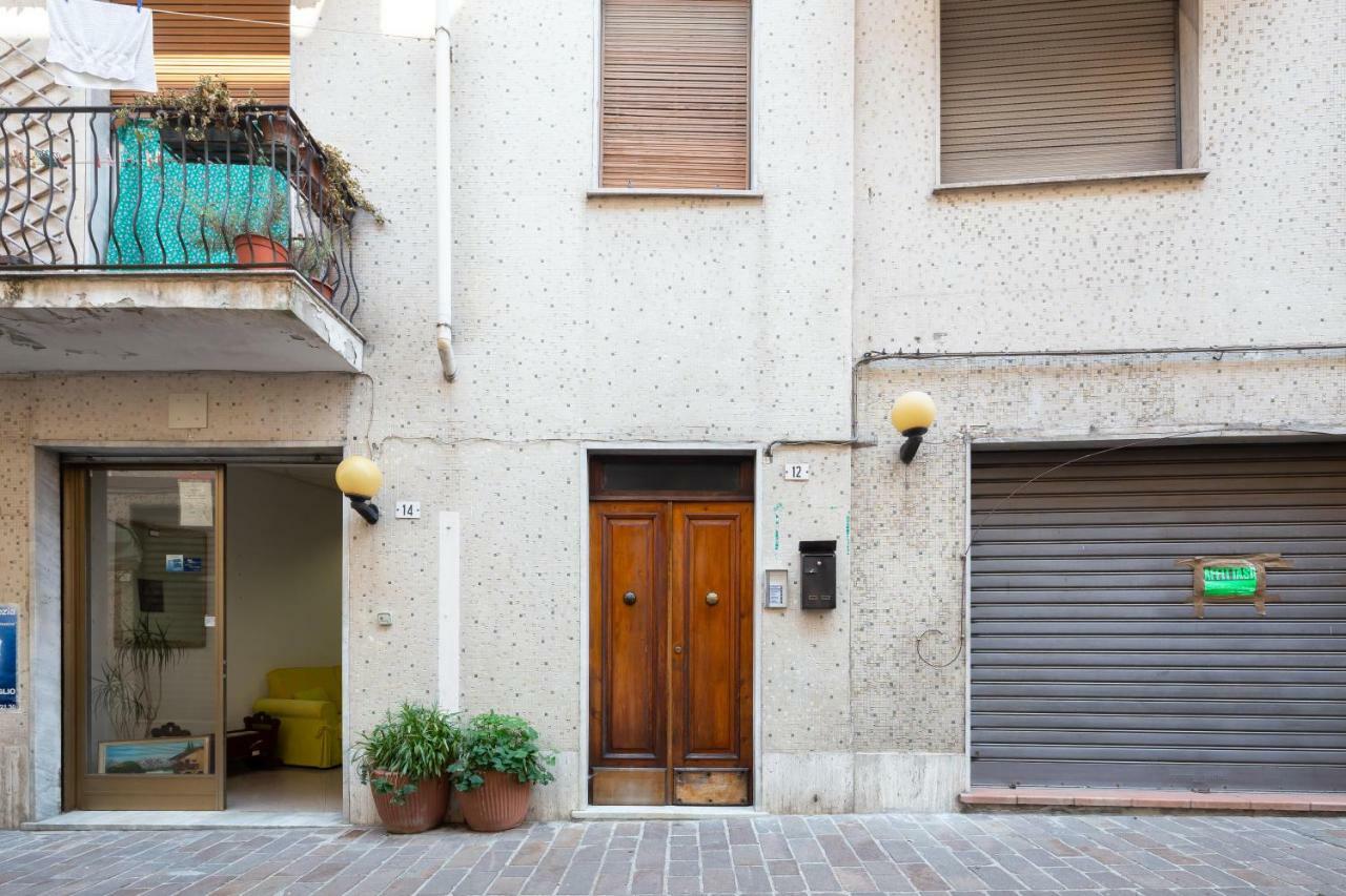 Kubrick By Luce Stellata Apartment Aulla Exterior foto